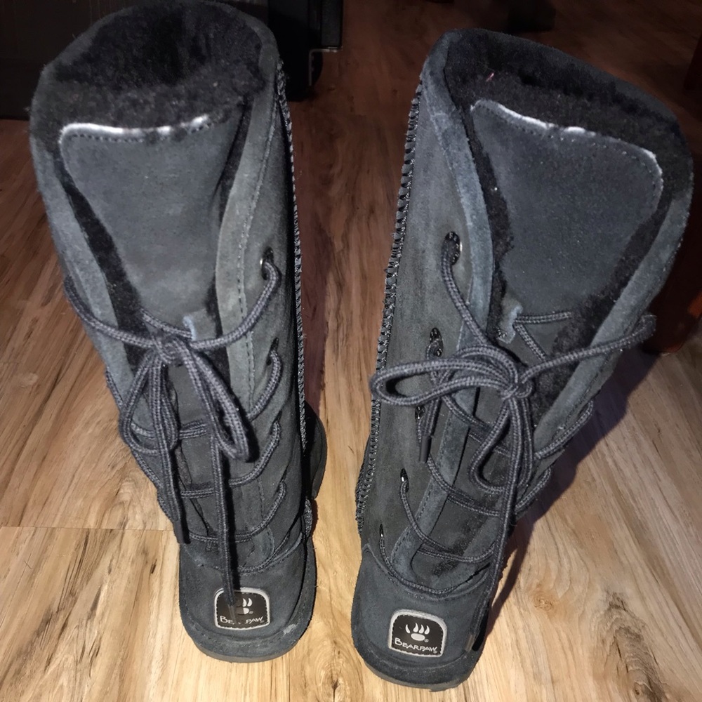 Bearpaw tie boots black